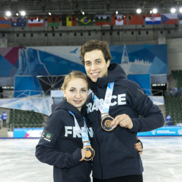 La neuvième médaille française pour Adelina Galyavieva & Louis Thauron !